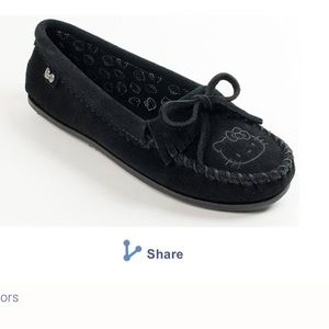 Women’s Minnetonka for Hello Kitty (RUN BIG)